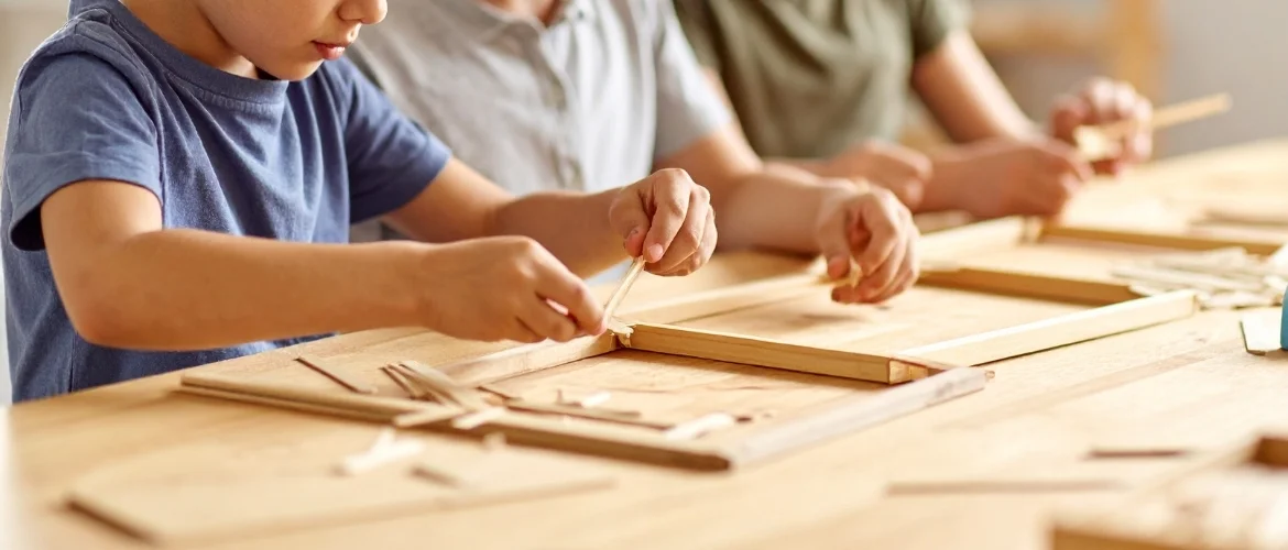 Tutkalla Sanat: Hobi ve El İşlerinde Kullanabileceğiniz 5 Pratik Yapıştırıcı Önerisi